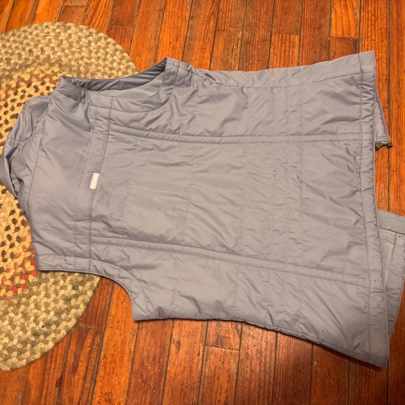 Columbia Women's Light gray Vest fleece lined size small - Picture 6 of 7